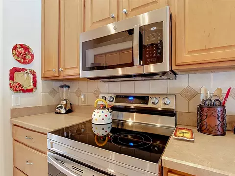 Kitchen - 5243 Hammock Pointe Ct, Saint Cloud, FL 34771 photo 6 of 7