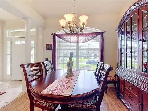 Dining - 5243 Hammock Pointe Ct, Saint Cloud, FL 34771 photo 2 of 5