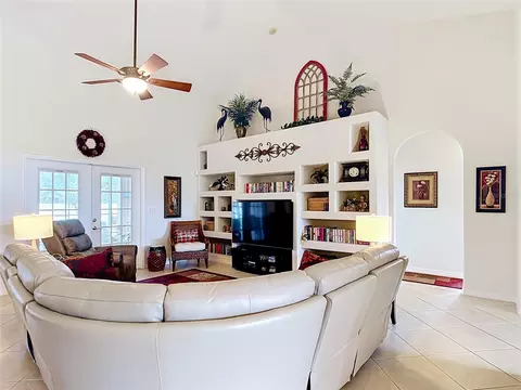 Living - 5243 Hammock Pointe Ct, Saint Cloud, FL 34771 photo 1 of 3