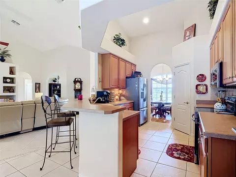 Kitchen - 5243 Hammock Pointe Ct, Saint Cloud, FL 34771 photo 2 of 7