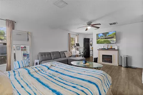 Bedroom - 1124 N Grant Ave, Mount Dora, FL 32757 photo 1 of 4