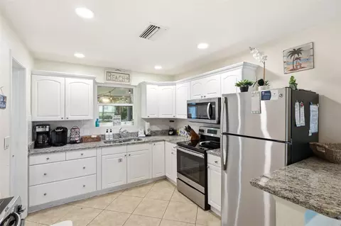 Kitchen - 159 Laurie Dr, Ormond Beach, FL 32176 photo 1 of 3