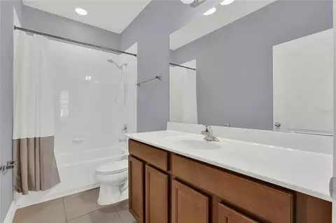 Bath - 14137 Walcott Ave, Orlando, FL 32827 photo 2 of 2