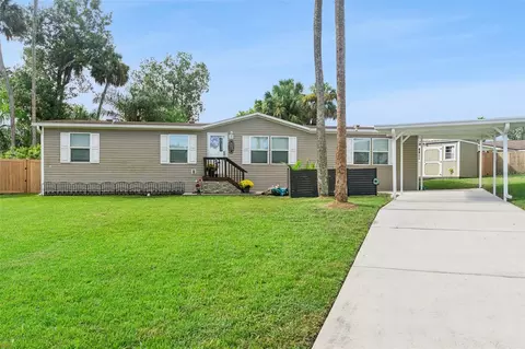 1137 Yaupon St, Daytona Beach, FL 32117