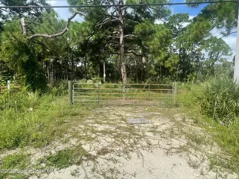 4555 N Courtenay Pkwy, Merritt Island, FL 32953