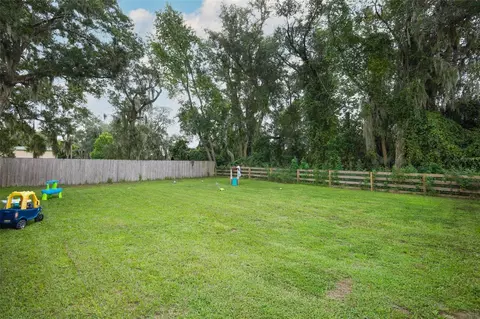 Exterior - 175 Pine St, Geneva, FL 32732 photo 9 of 12