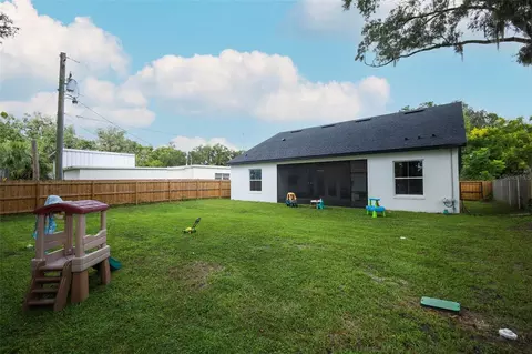 Exterior - 175 Pine St, Geneva, FL 32732 photo 7 of 12