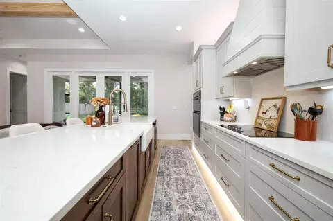Kitchen - 175 Pine St, Geneva, FL 32732 photo 2 of 5