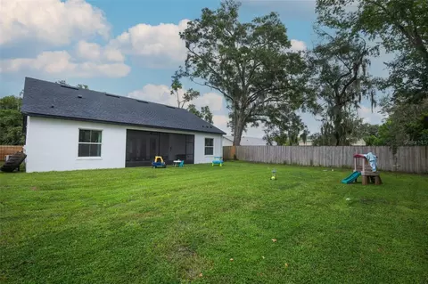 Exterior - 175 Pine St, Geneva, FL 32732 photo 8 of 12