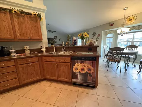 Kitchen - 3141 NE 95th St, Anthony, FL 32617 photo 6 of 6