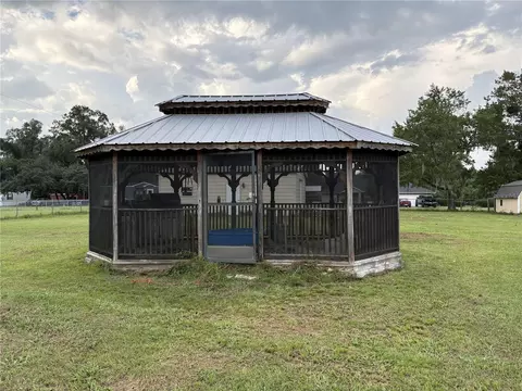 Exterior - 3141 NE 95th St, Anthony, FL 32617 photo 3 of 9