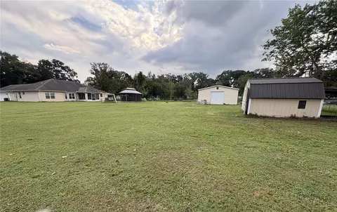 Exterior - 3141 NE 95th St, Anthony, FL 32617 photo 6 of 9