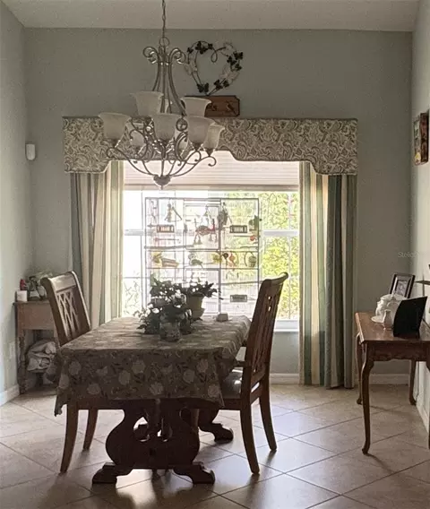 Dining - 3141 NE 95th St, Anthony, FL 32617 photo 1 of 3