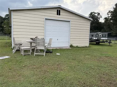 Exterior - 3141 NE 95th St, Anthony, FL 32617 photo 4 of 9