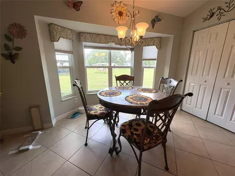 Dining - 3141 NE 95th St, Anthony, FL 32617 photo 2 of 3