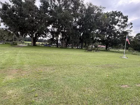 Exterior - 3141 NE 95th St, Anthony, FL 32617 photo 7 of 9