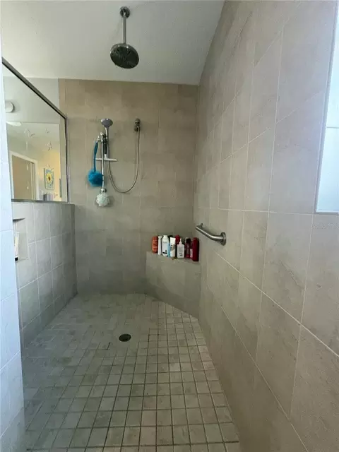 Bath - 3141 NE 95th St, Anthony, FL 32617 photo 4 of 5