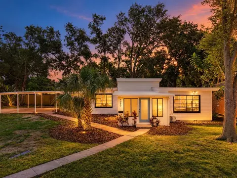 4050 Iris St N, Saint Petersburg, FL 33703