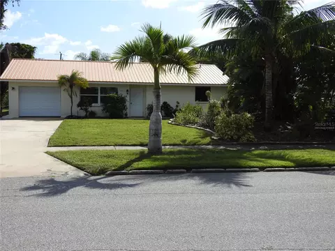 7611 Senrab Dr, Bradenton, FL 34209