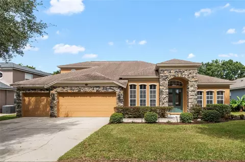 2712 Aloma Oaks Dr, Oviedo, FL 32765