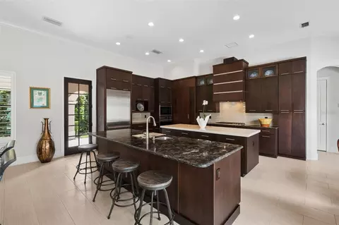 Kitchen - 11532 Waterstone Loop Dr, Windermere, FL 34786 photo 3 of 6