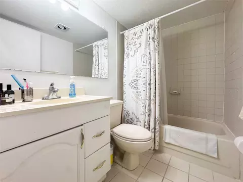 Bath - 5885 Windhover Dr #4E, Orlando, FL 32819 photo 1 of 2