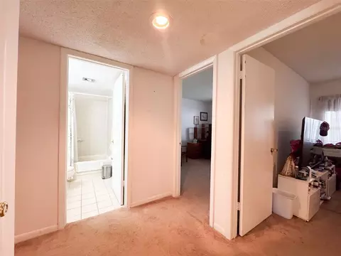 Entry Way - 5885 Windhover Dr #4E, Orlando, FL 32819 photo 1 of 1