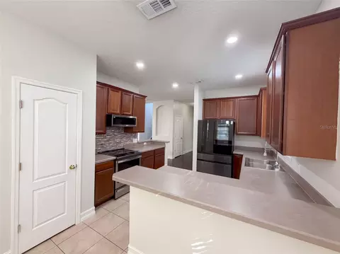 Kitchen - 3311 Pond Pine Rd, Harmony, FL 34773 photo 3 of 3