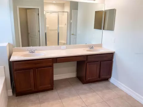 Bath - 3311 Pond Pine Rd, Harmony, FL 34773 photo 4 of 7