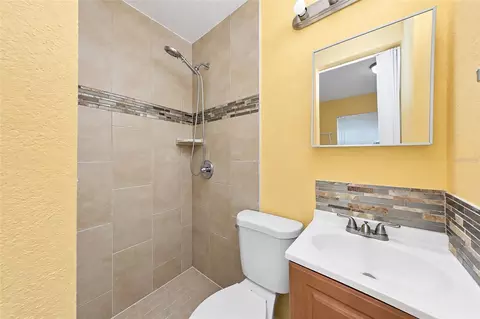 Bath - 4324 Elderberry Dr, Orlando, FL 32809 photo 2 of 2