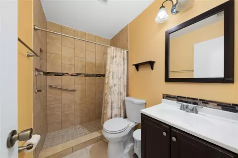 Bath - 4324 Elderberry Dr, Orlando, FL 32809 photo 1 of 2