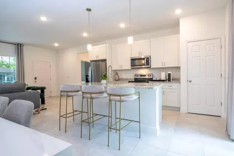 Kitchen - 2224 SW 146th Loop, Ocala, FL 34473 photo 4 of 10