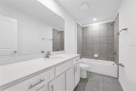 Bath - 1678 Meadowgrove Ave NE, Saint Cloud, FL 34771 photo 2 of 2