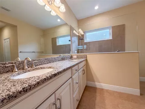 Bath - 1121 Thornbury Dr, Parrish, FL 34219 photo 2 of 3