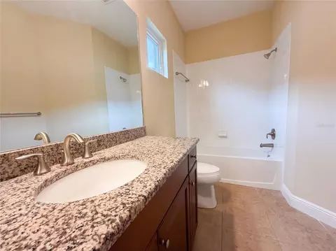 Bath - 1121 Thornbury Dr, Parrish, FL 34219 photo 1 of 3
