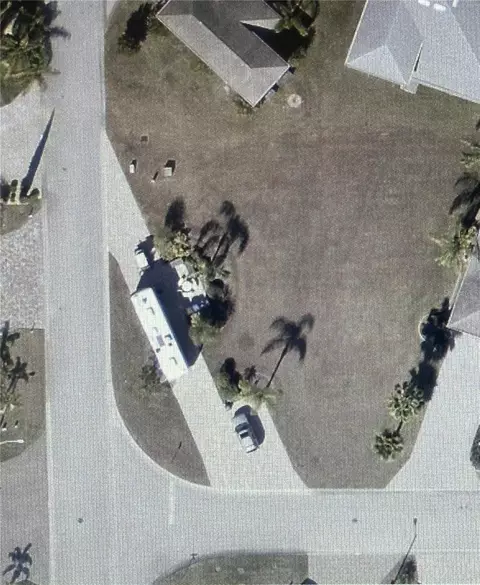 613 Gordon Rd, Polk City, FL 33868