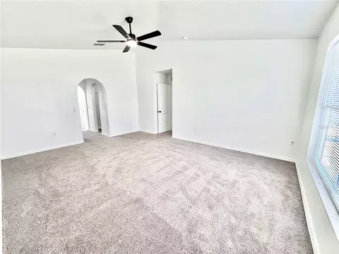 Living - 509 Ridges Dr, Dundee, FL 33838 photo 5 of 5