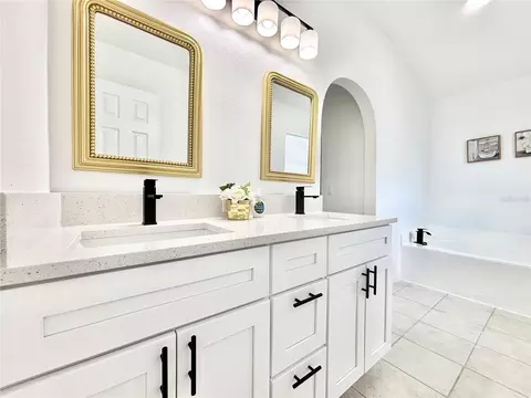 Bath - 509 Ridges Dr, Dundee, FL 33838 photo 3 of 5