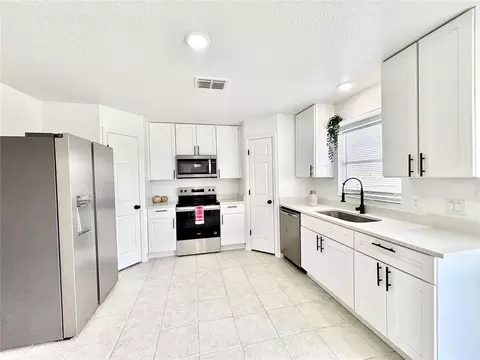 Kitchen - 509 Ridges Dr, Dundee, FL 33838 photo 1 of 5