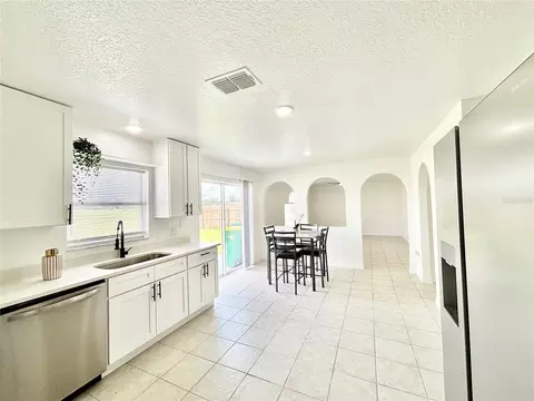 Kitchen - 509 Ridges Dr, Dundee, FL 33838 photo 2 of 5