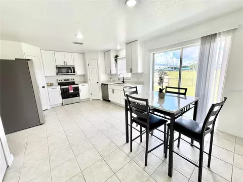 Kitchen - 509 Ridges Dr, Dundee, FL 33838 photo 4 of 5