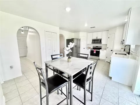 Kitchen - 509 Ridges Dr, Dundee, FL 33838 photo 5 of 5