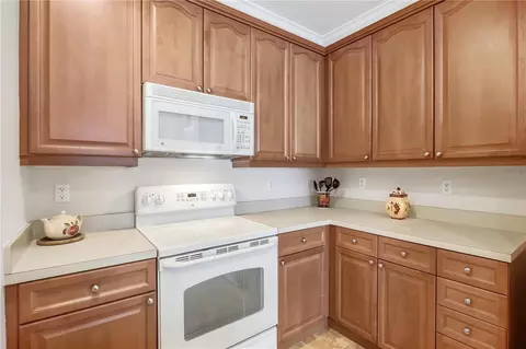 Kitchen - 8168 Boat Hook Loop #302, Windermere, FL 34786 photo 4 of 4