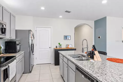 Kitchen - 336 Winged Elm Dr, Debary, FL 32713 photo 3 of 5