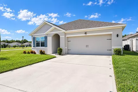 Exterior - 336 Winged Elm Dr, Debary, FL 32713 photo 2 of 9