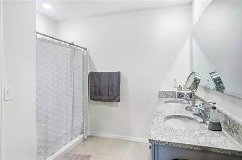 Bath - 336 Winged Elm Dr, Debary, FL 32713 photo 2 of 4