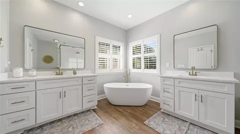 Bath - 1725 Highland View Dr, Saint Augustine, FL 32092 photo 5 of 13