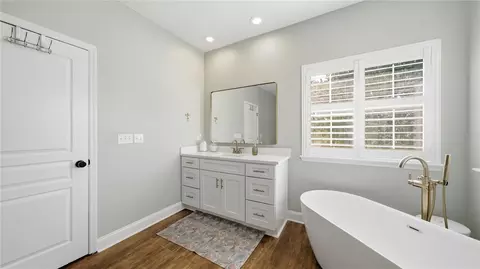 Bath - 1725 Highland View Dr, Saint Augustine, FL 32092 photo 7 of 13