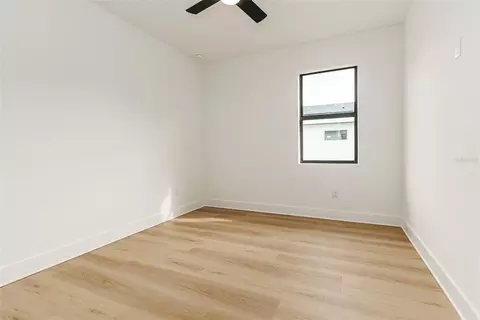 Bedroom - 2507 Fairview Ave, Seffner, FL 33584 photo 4 of 10