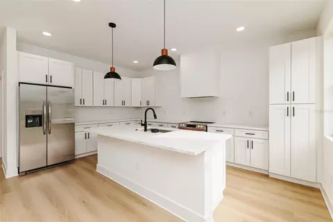 Kitchen - 2507 Fairview Ave, Seffner, FL 33584 photo 2 of 3